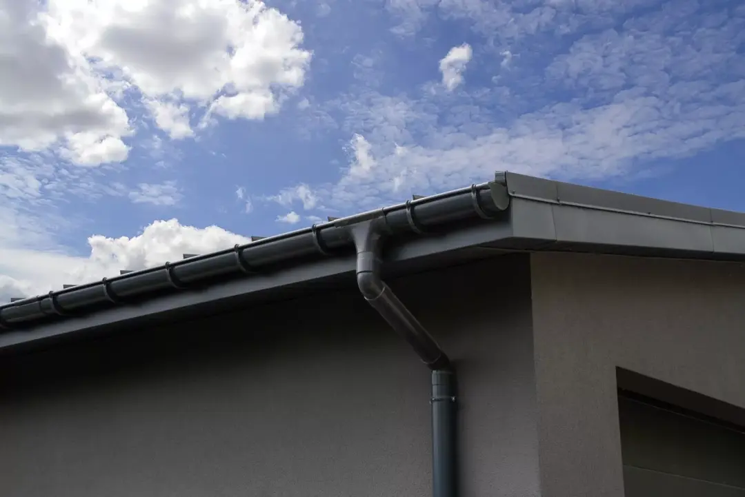 Cracked Or Damaged Roof Edges